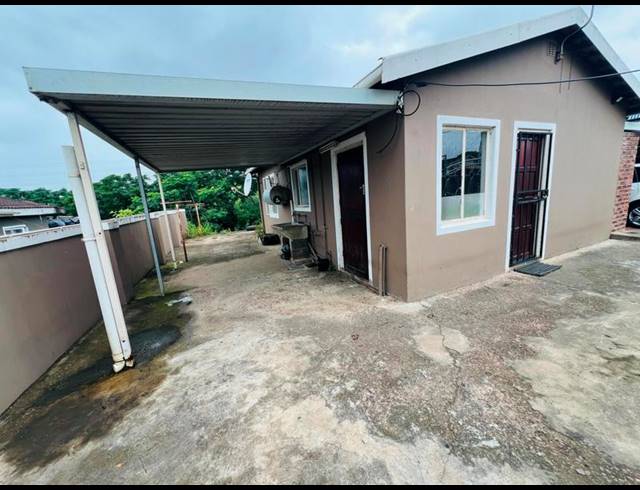 2 BEDROOM HOUSE FOR SALE IN NEWLANDS EAST